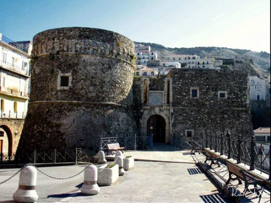 Castello Aragonese Murat