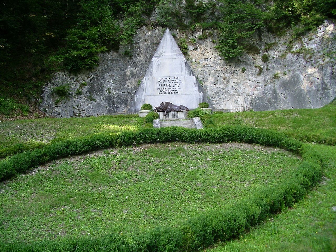 Monumento al capitano Hensel e ai difensori del forte
