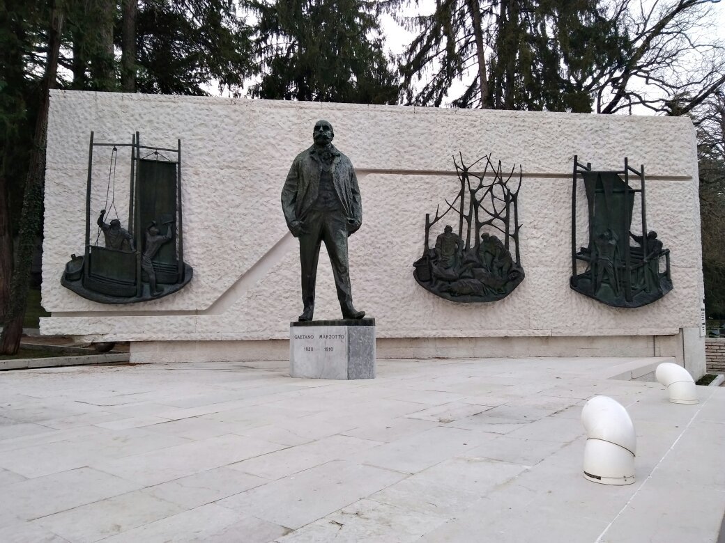 Monumento a Gaetano Marzotto sr