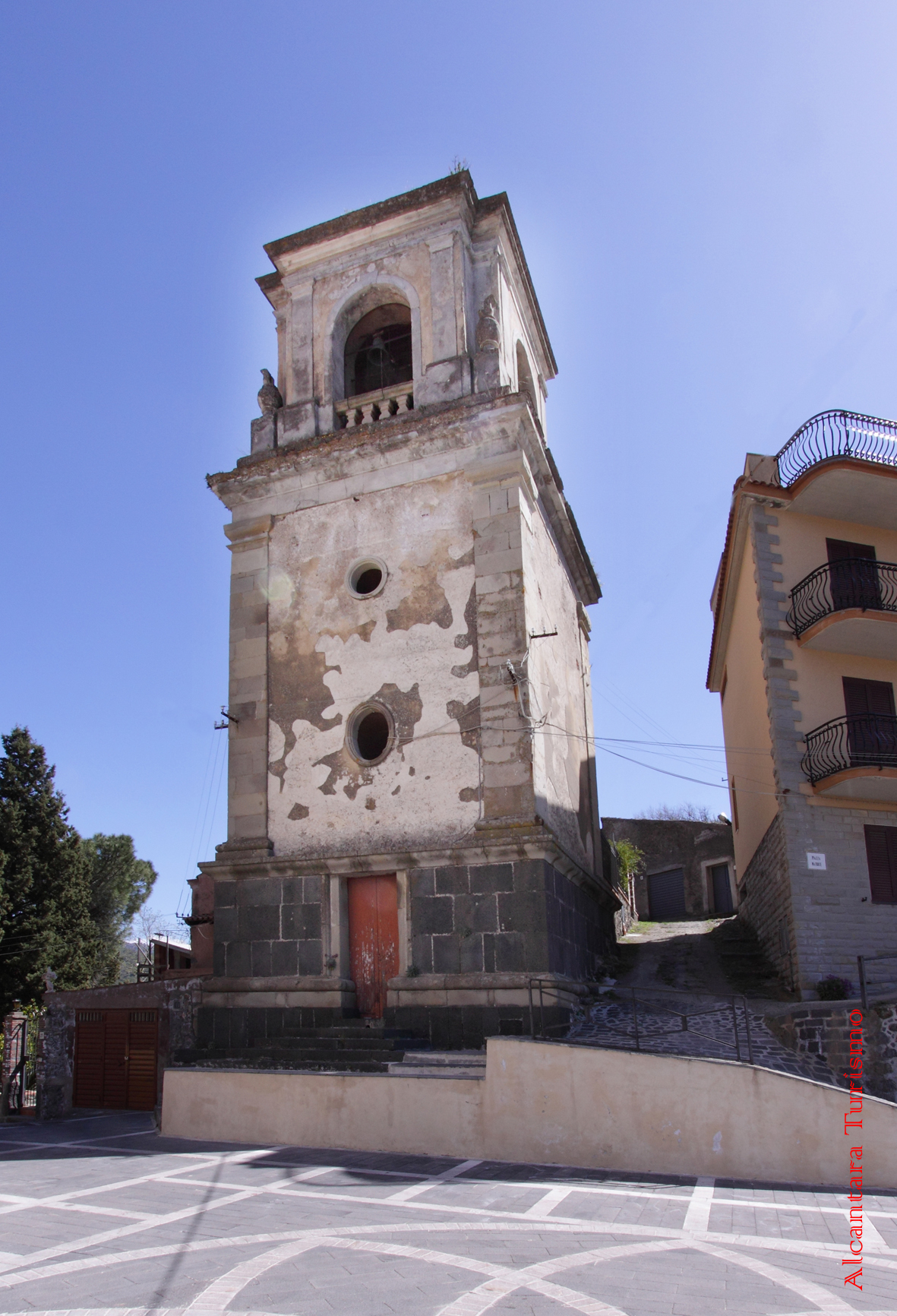 Campanile Piazza Matrice