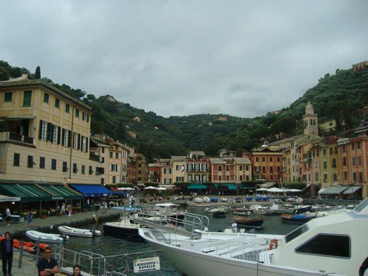 Piazza Martiri Dell'Olivetta