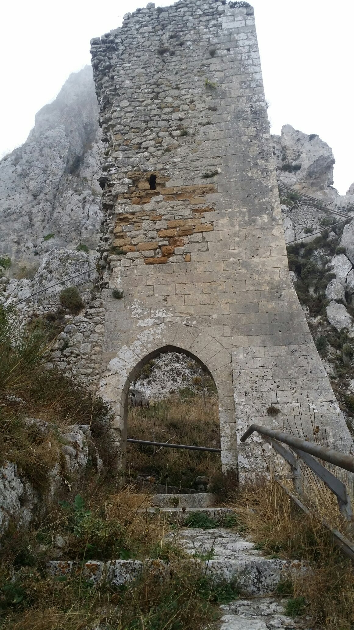 Castello del Conte Luna (o della Regina Sibilla)