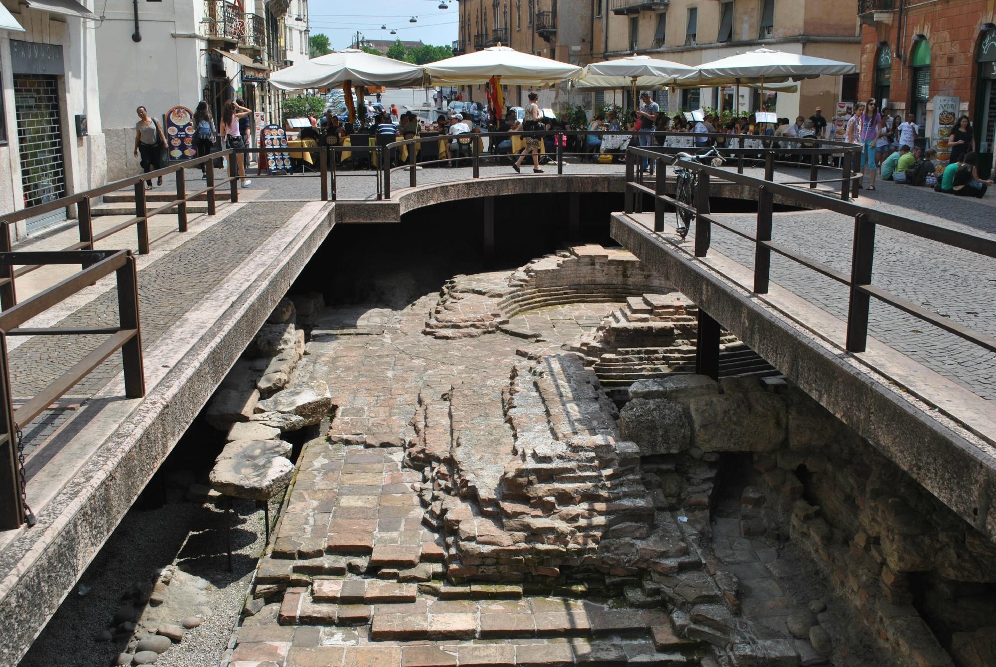 Porta dei Leoni