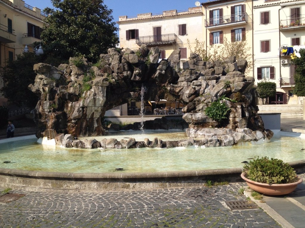 La Fontana Degli Scogli