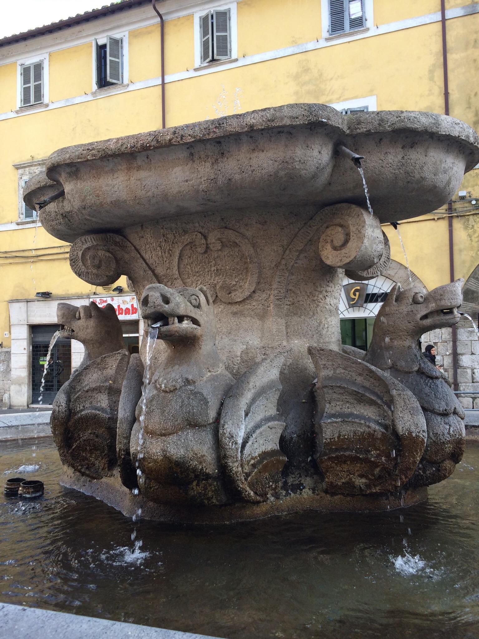 Fontana dei Draghi