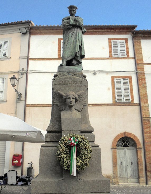 Monumento di Alberico Gentili