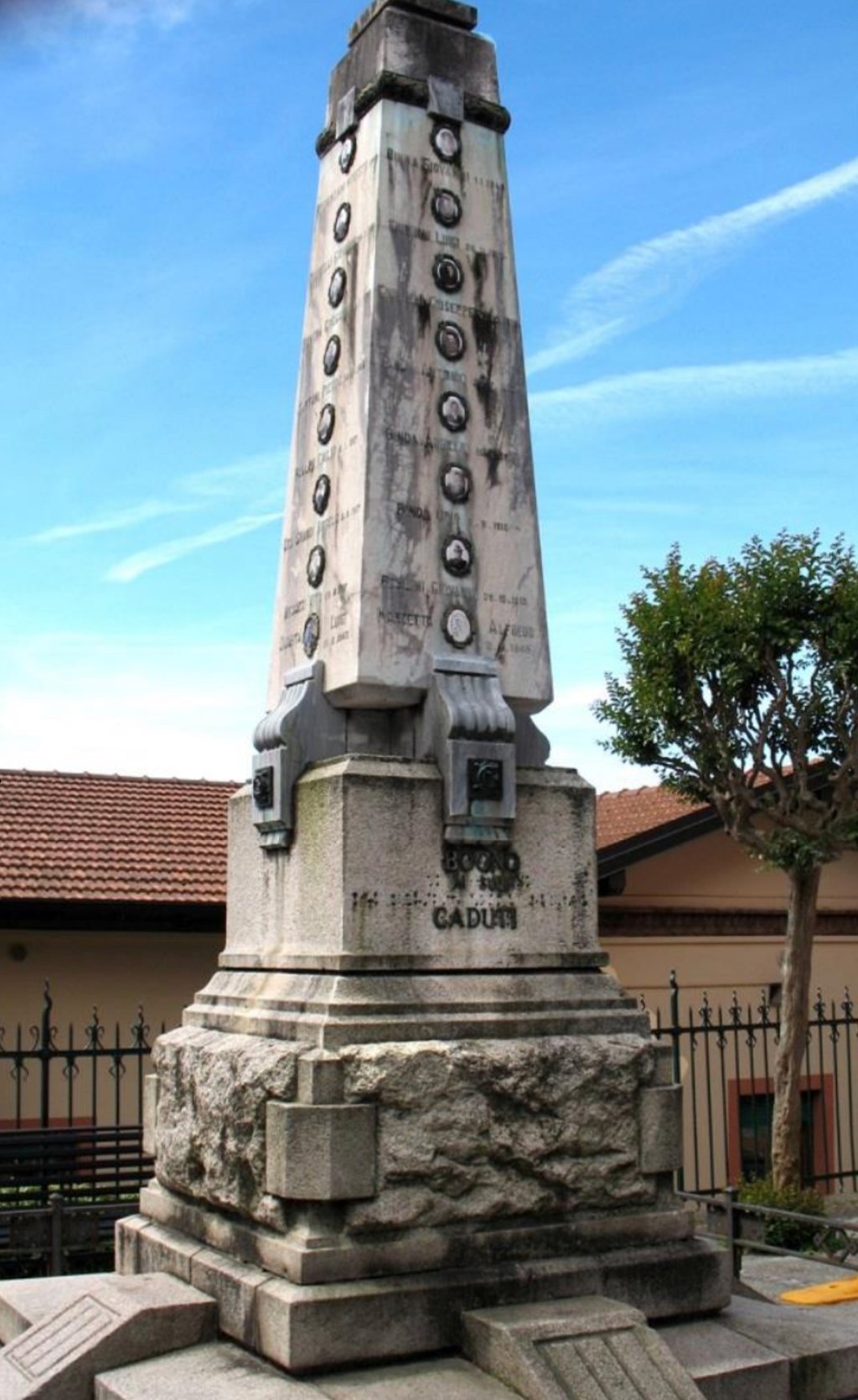 Monumento ai Caduti di Bogno