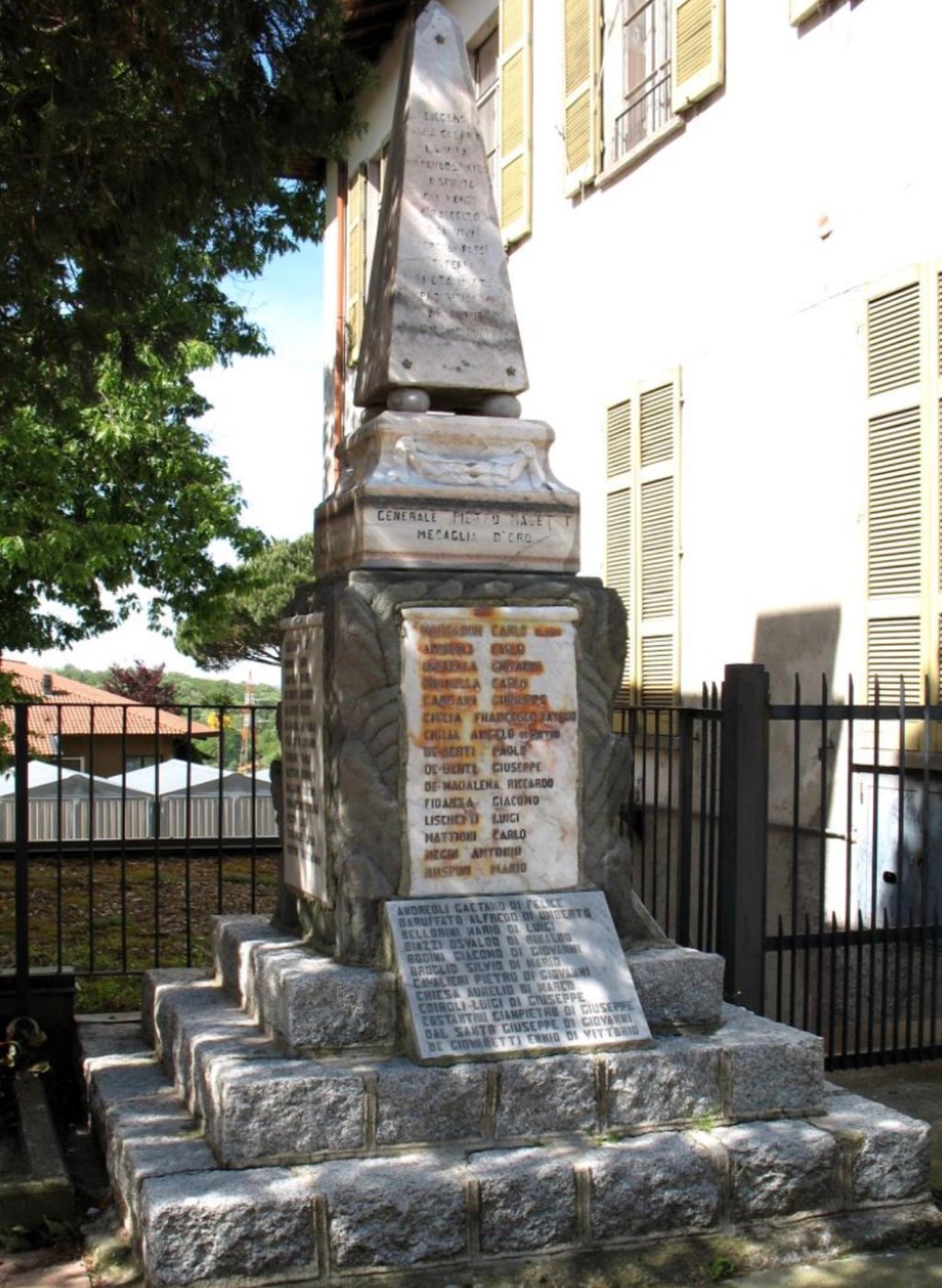 Monumento ai Caduti di Cocquio