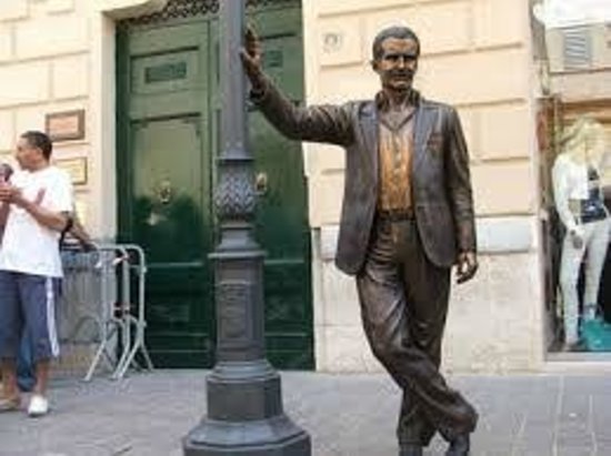 Statua del Commissario Montalbano