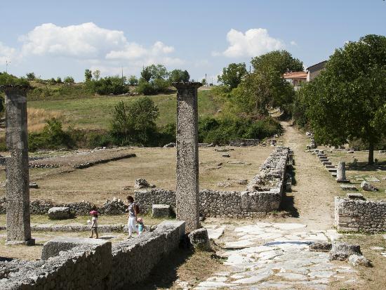 Area Archeologica di Alba Fucens