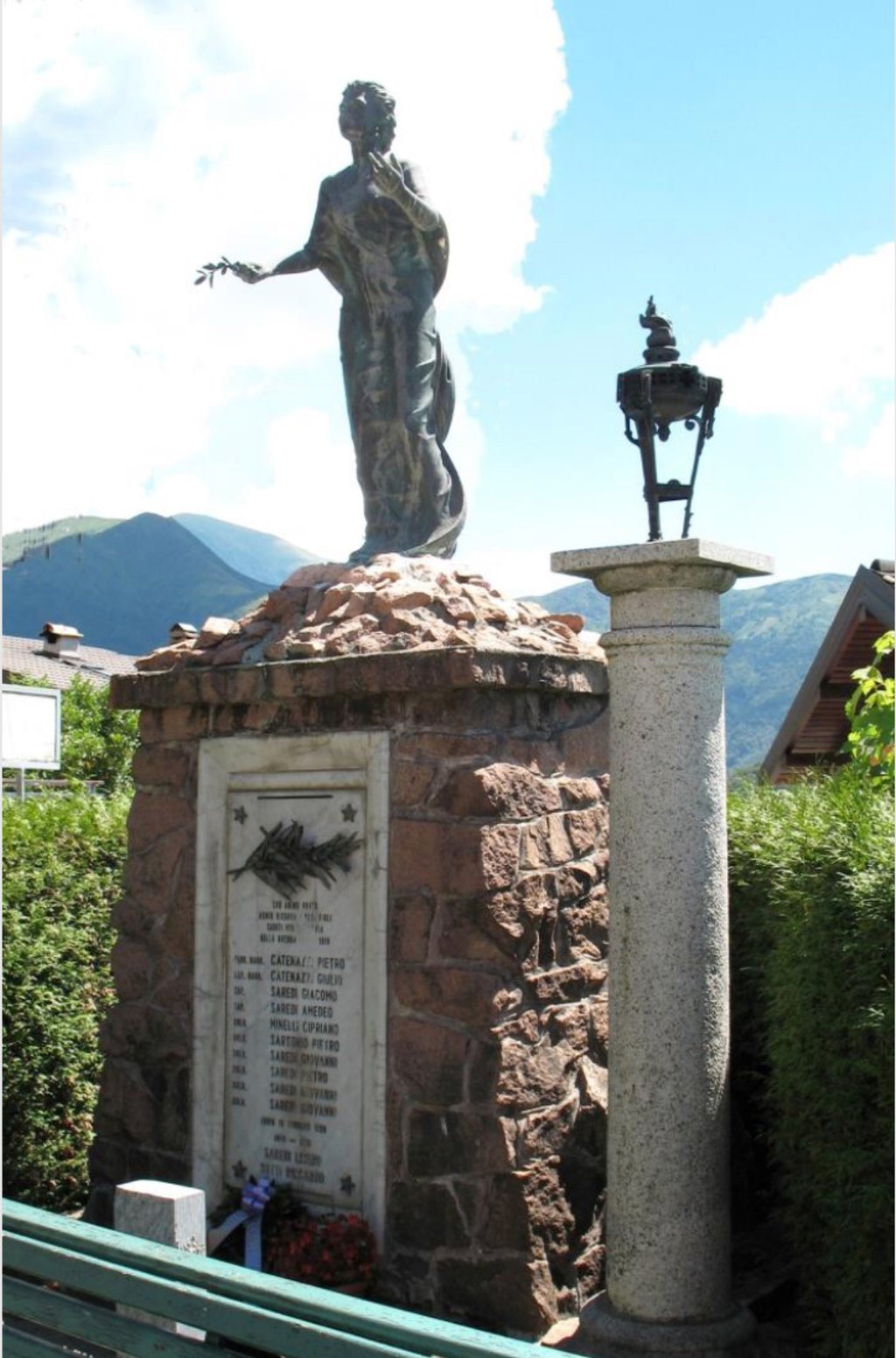 Monumento ai caduti di Armio