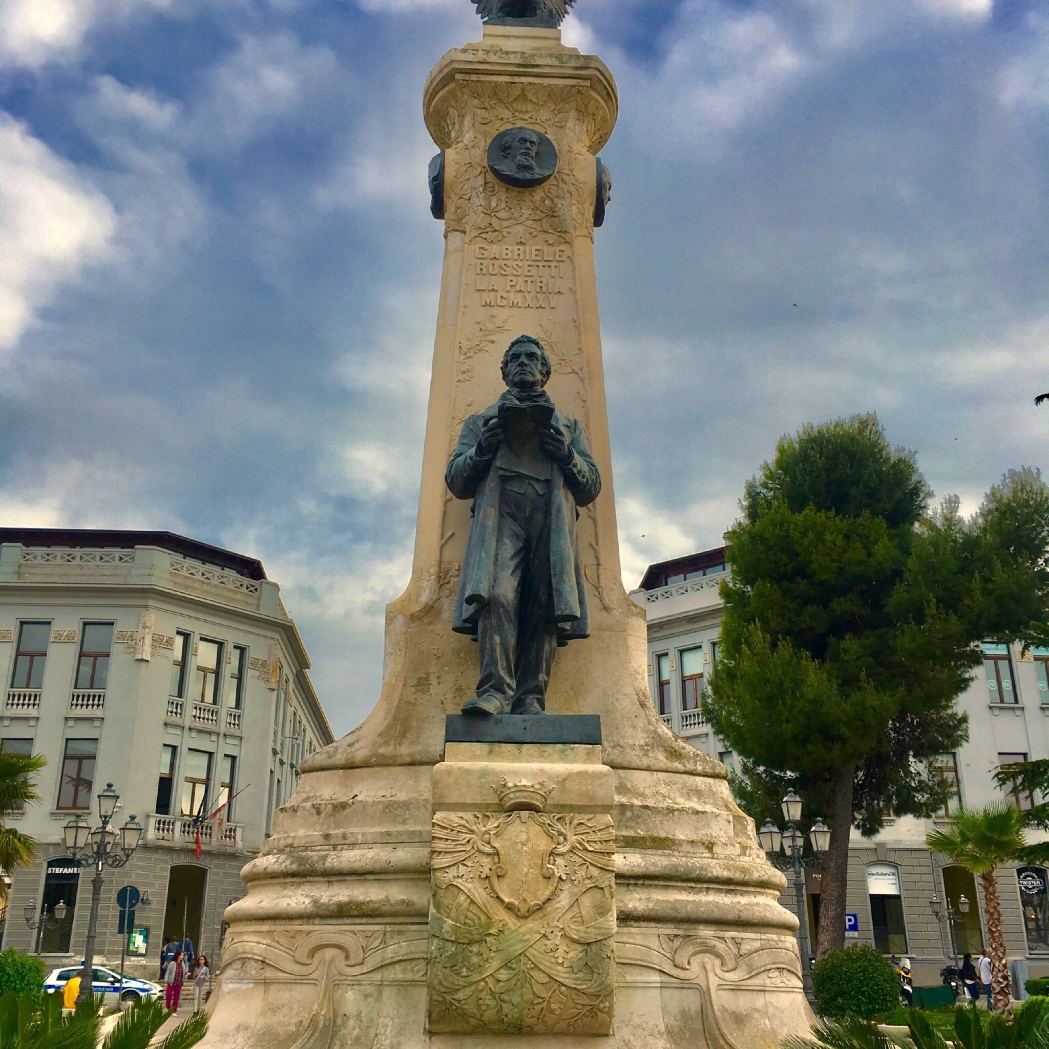 Monumento a Gabriele Rossetti