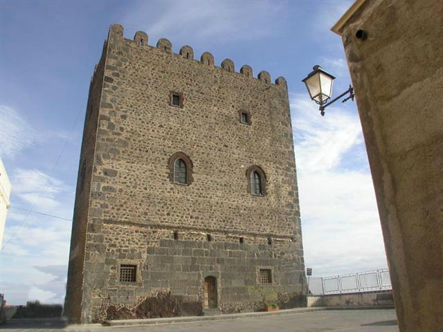 Il Dongione -  Castello di Motta Sant'Anastasia