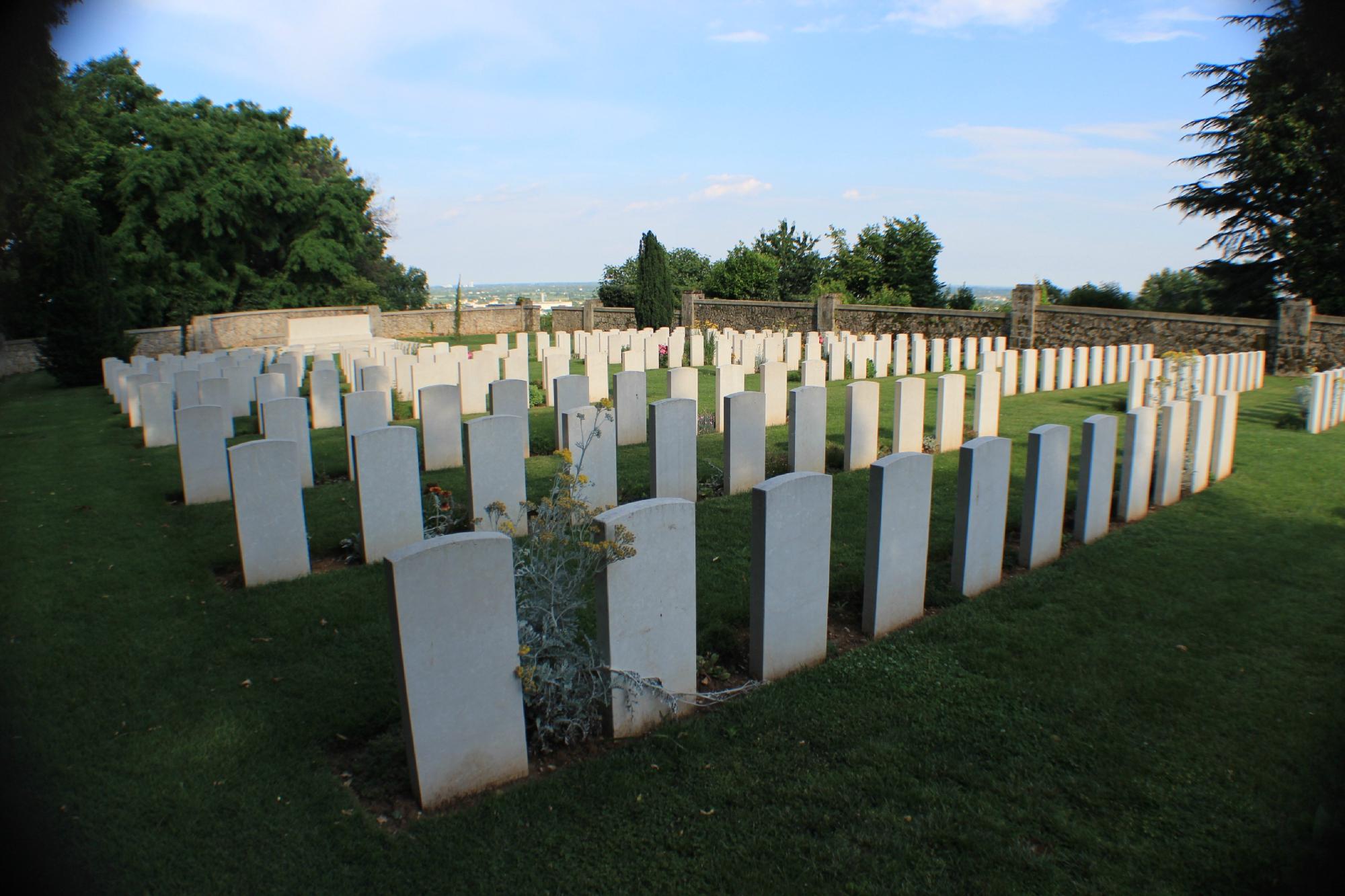 Cimitero inglese di Giavera del Montello