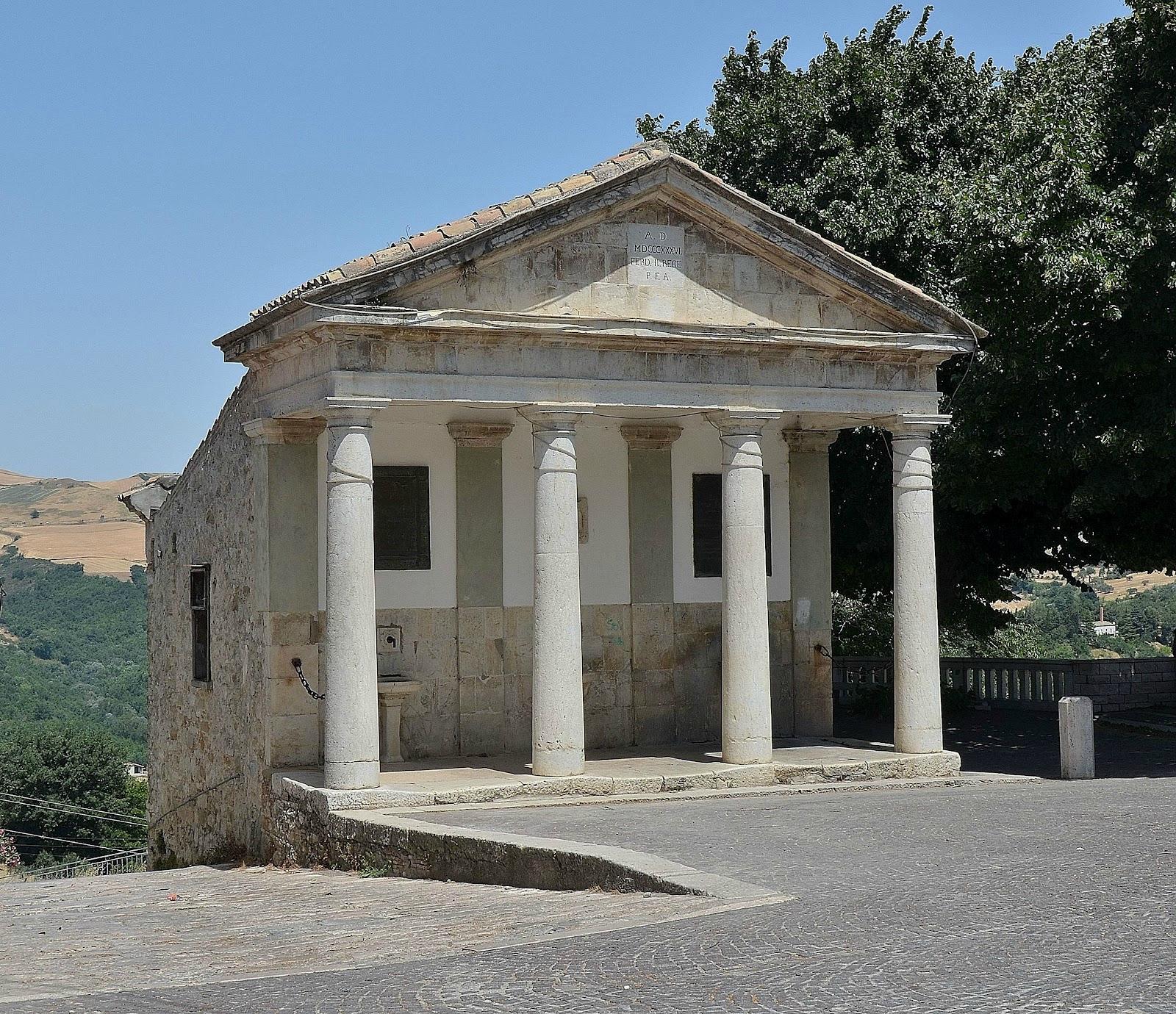 Fontana Monumentale