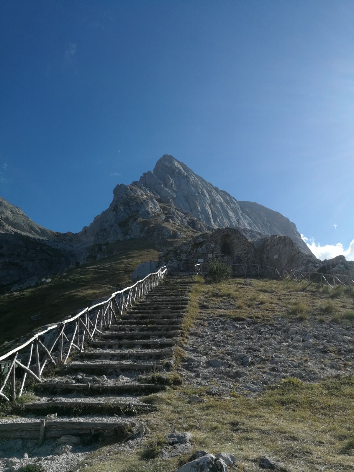 Dai Prati di Tivo al Rifugio Franchetti