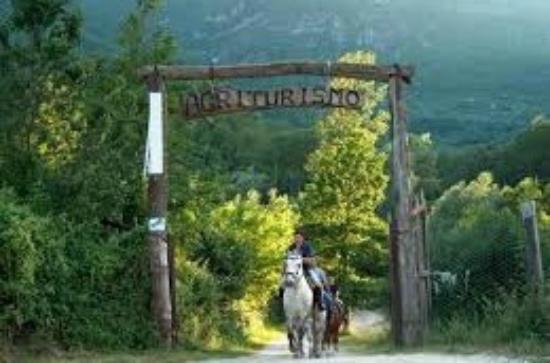 Agriturismo Valle del Rio - Trekking a Cavallo