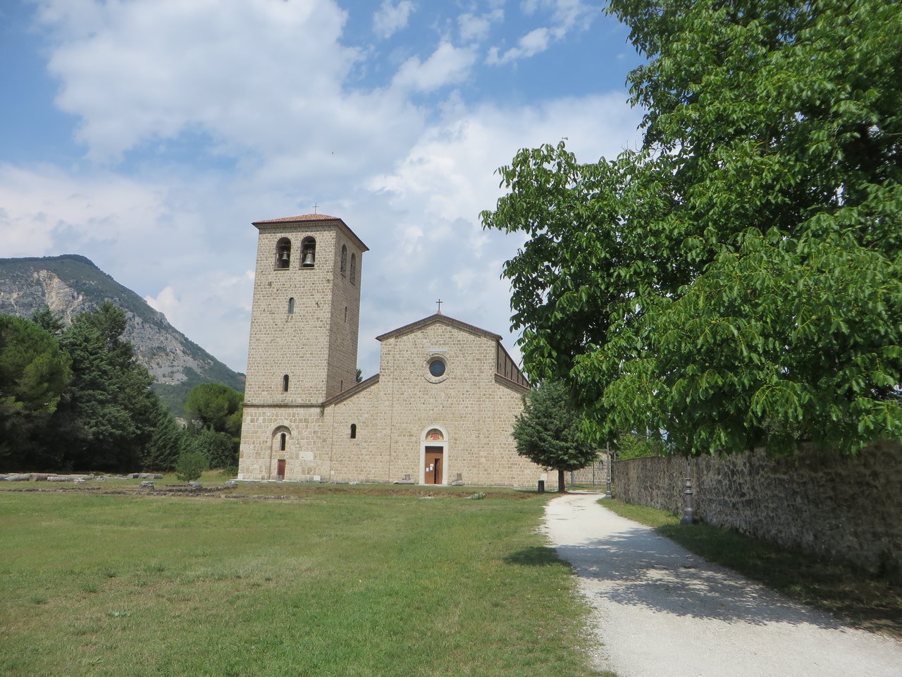 Basilica di San Vincenzo Maggiore