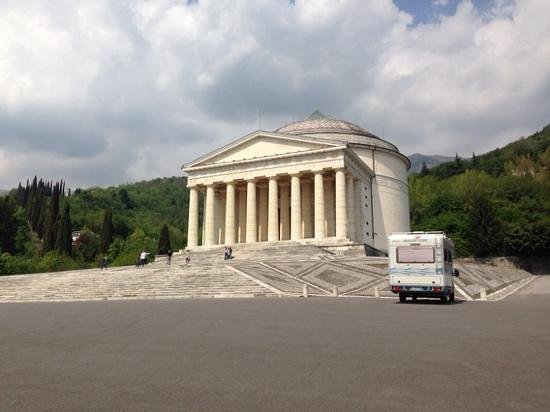 Tempio Canoviano di Possagno