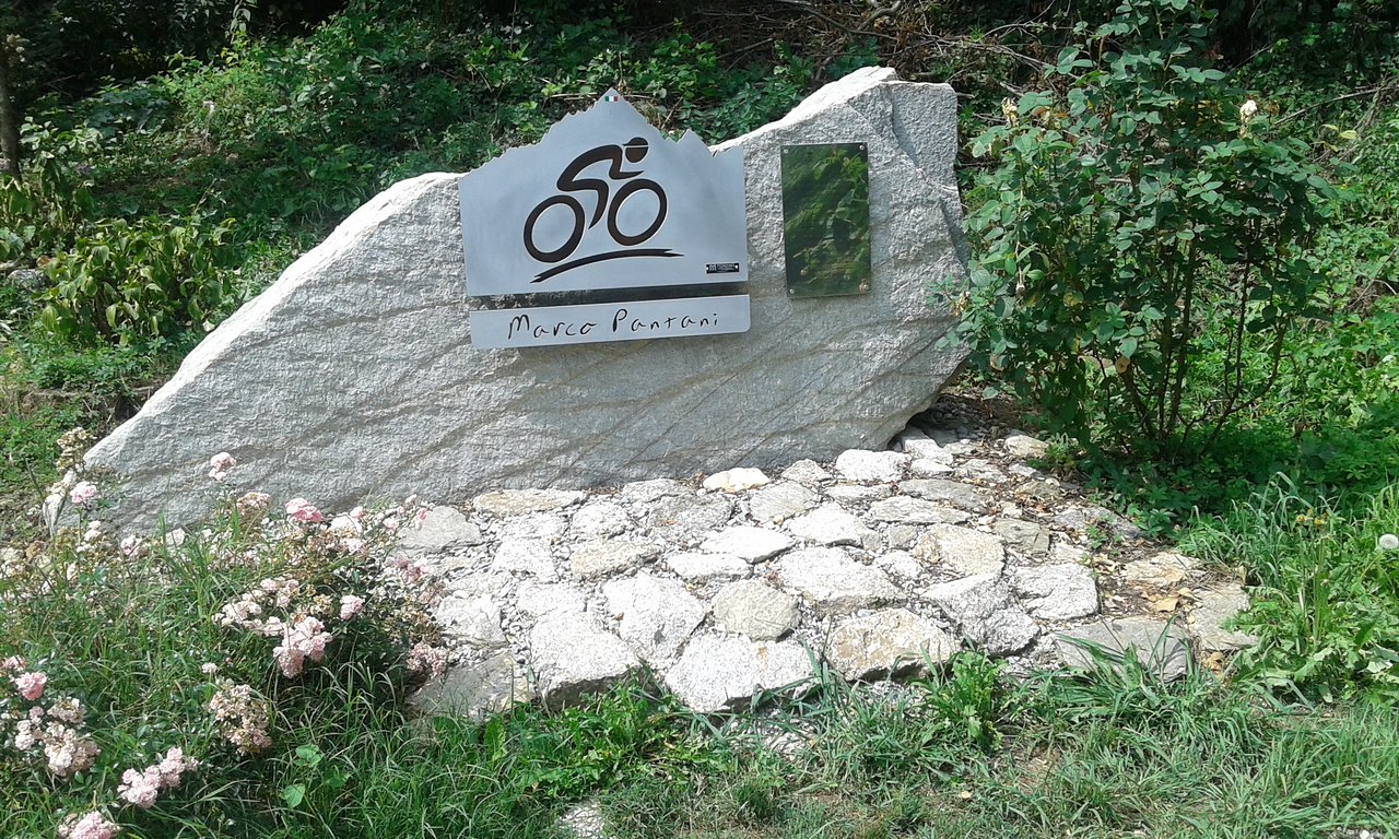 Monumento a Marco Pantani