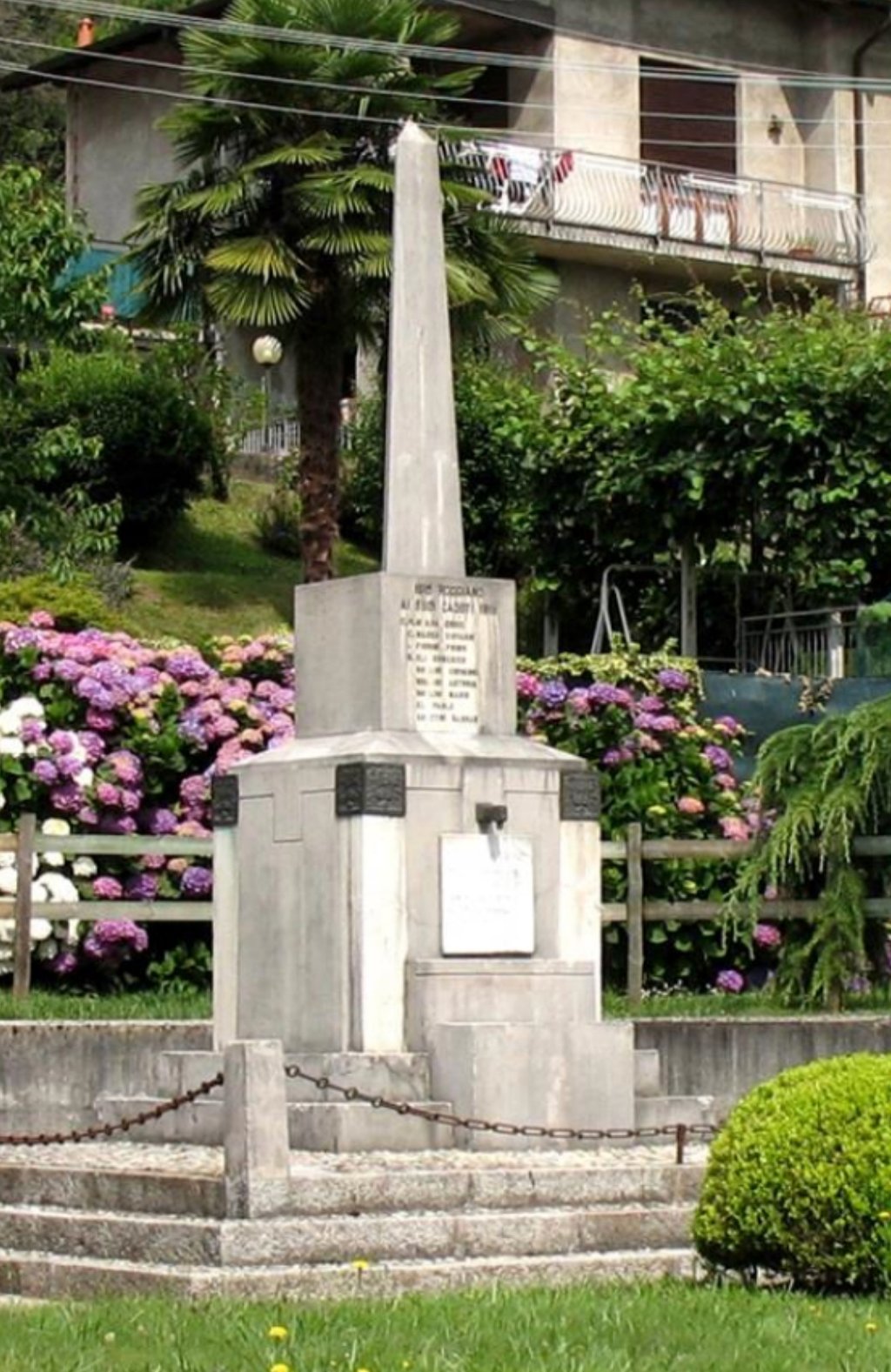 Monumento ai Caduti di Roggiano Valtravaglia