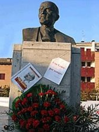 Piazza lenin/statua di lenin