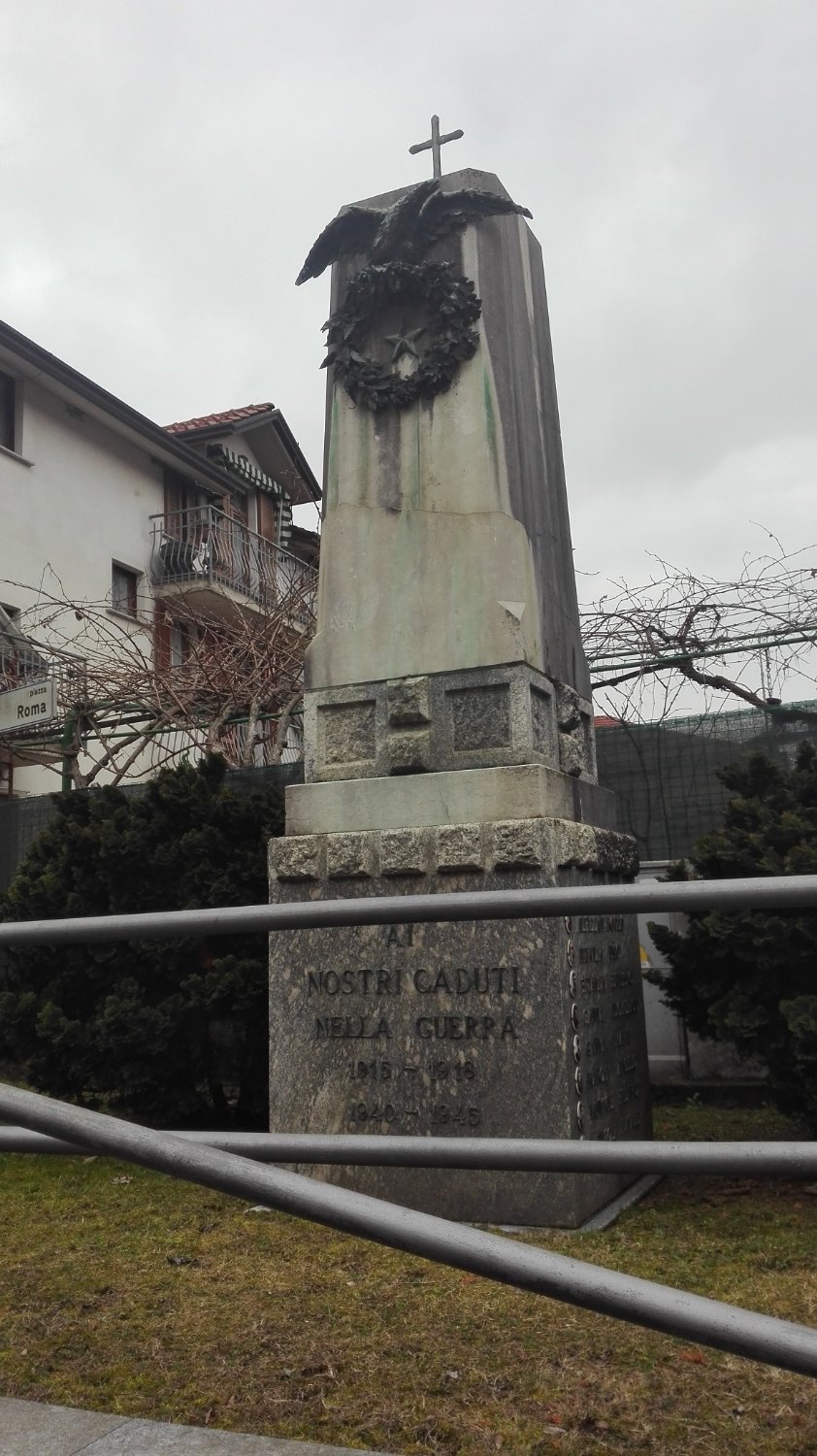 Monumento ai Caduti di Lozza