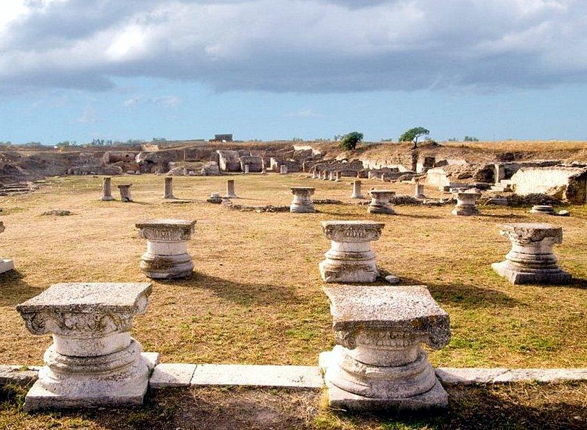 SCAVI ARCHEOLOGICI DI HERDONIA (ORDONA), FOGGIA, PUGLIA, ITALY