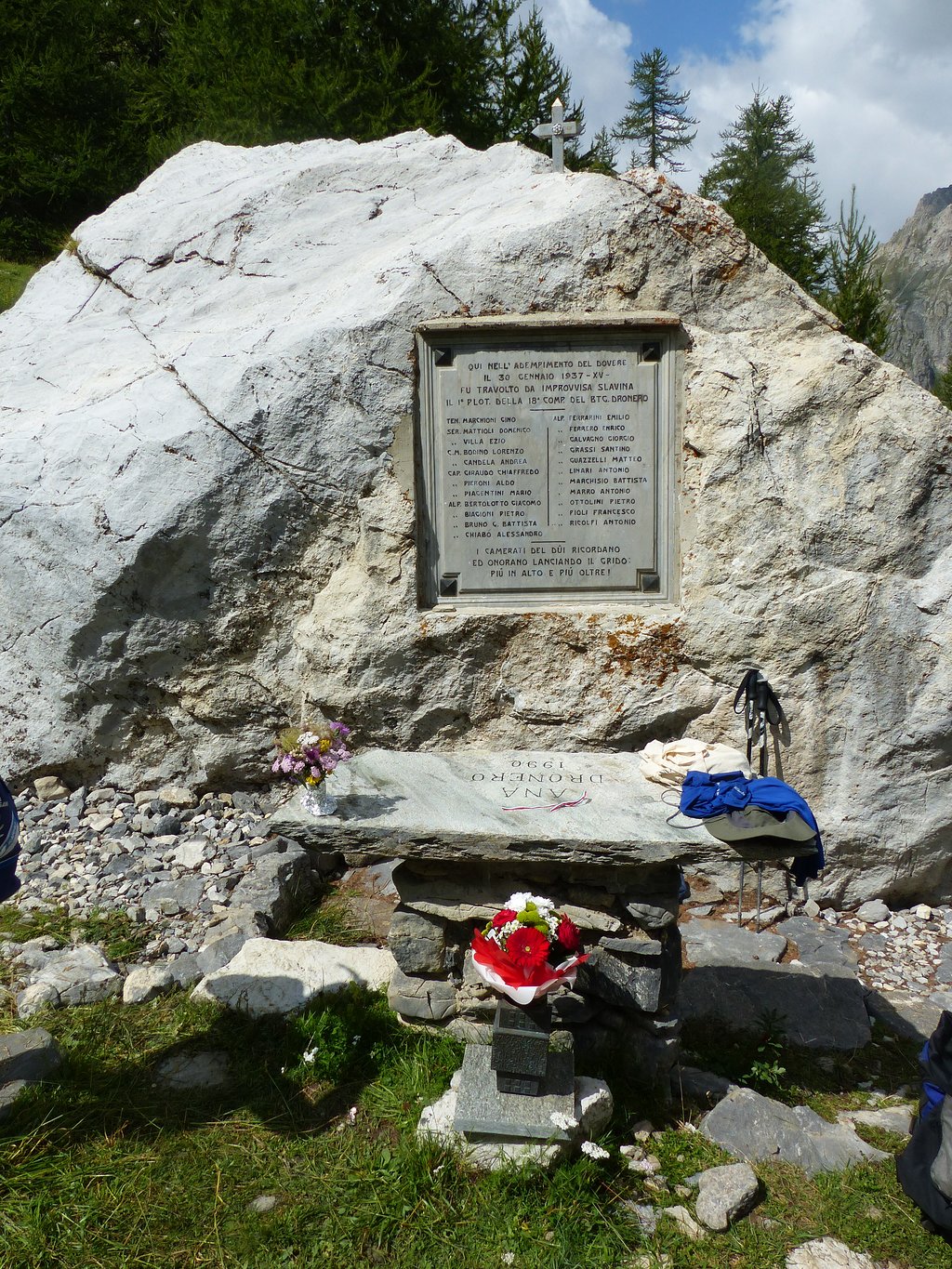 Lapide in Memoria degli Alpini a Rocca La Meja