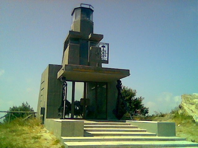 Monumento ai Caduti del Vega 10