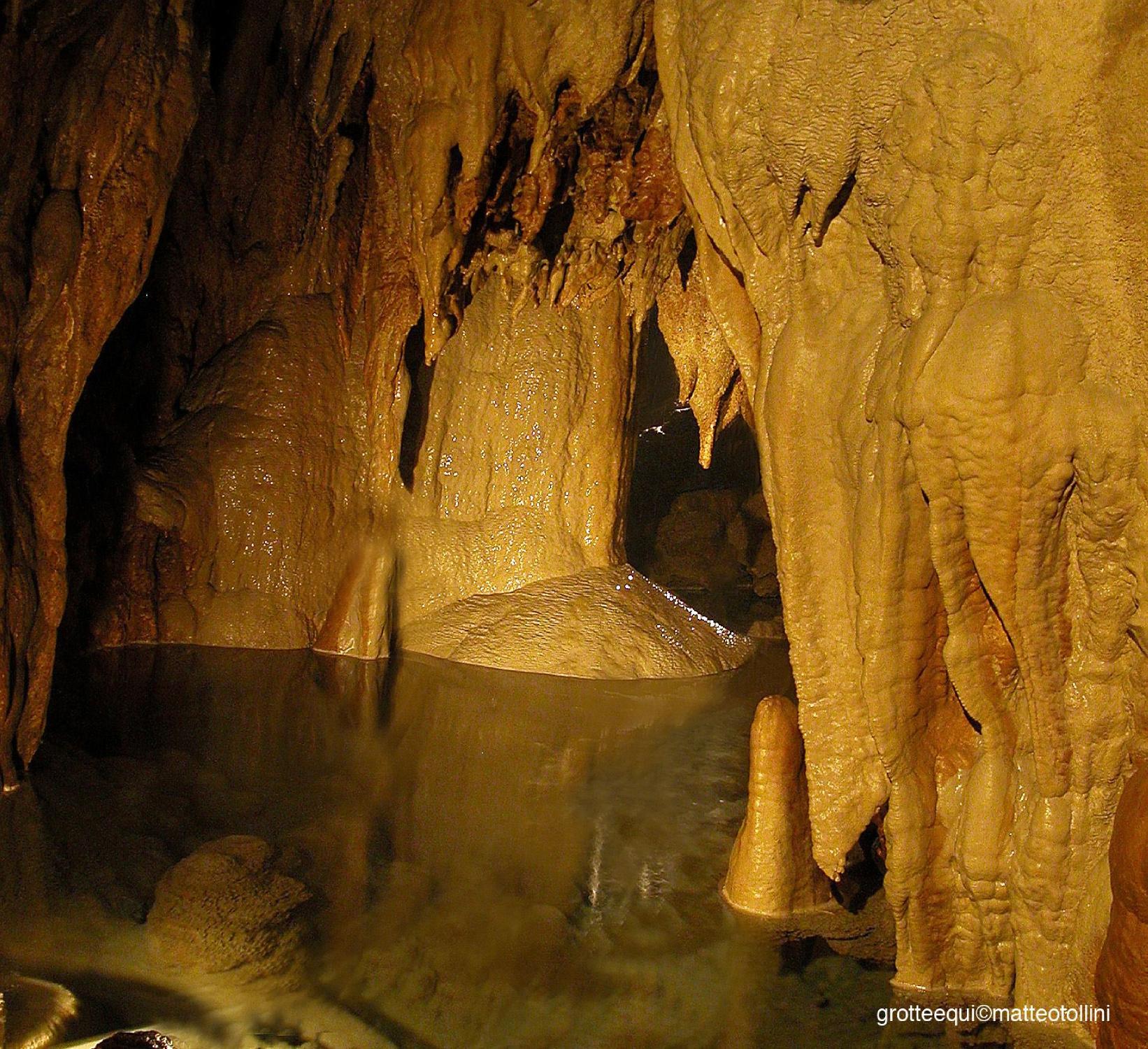 Grotte di Equi