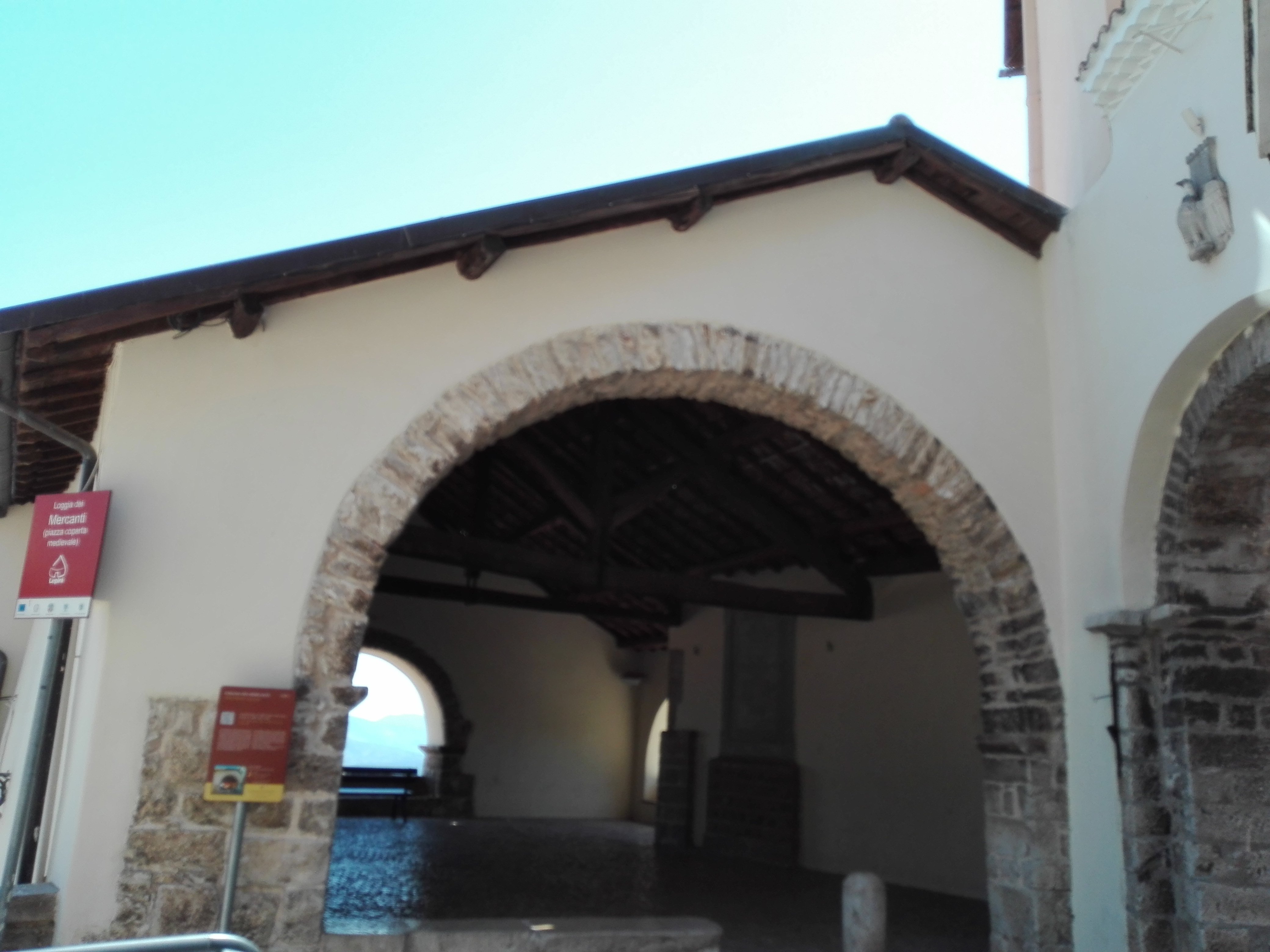 Loggia dei Mercanti