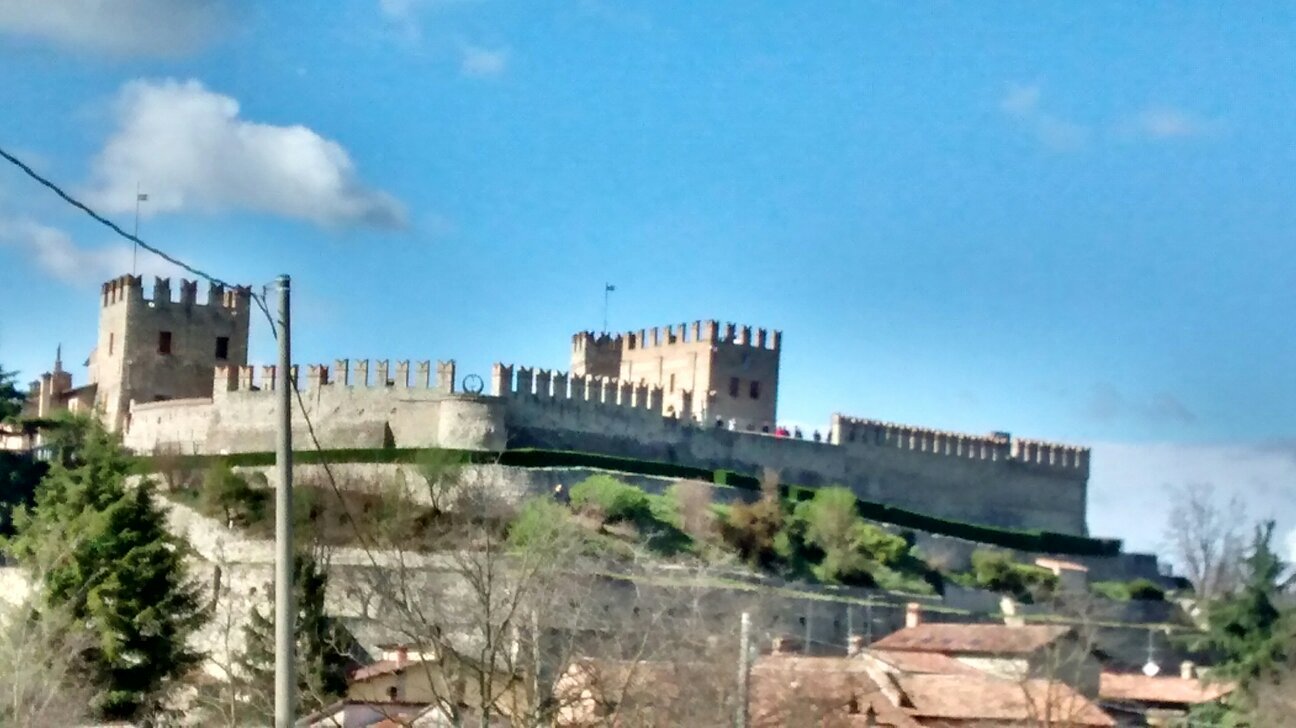 Castello di Montesegale