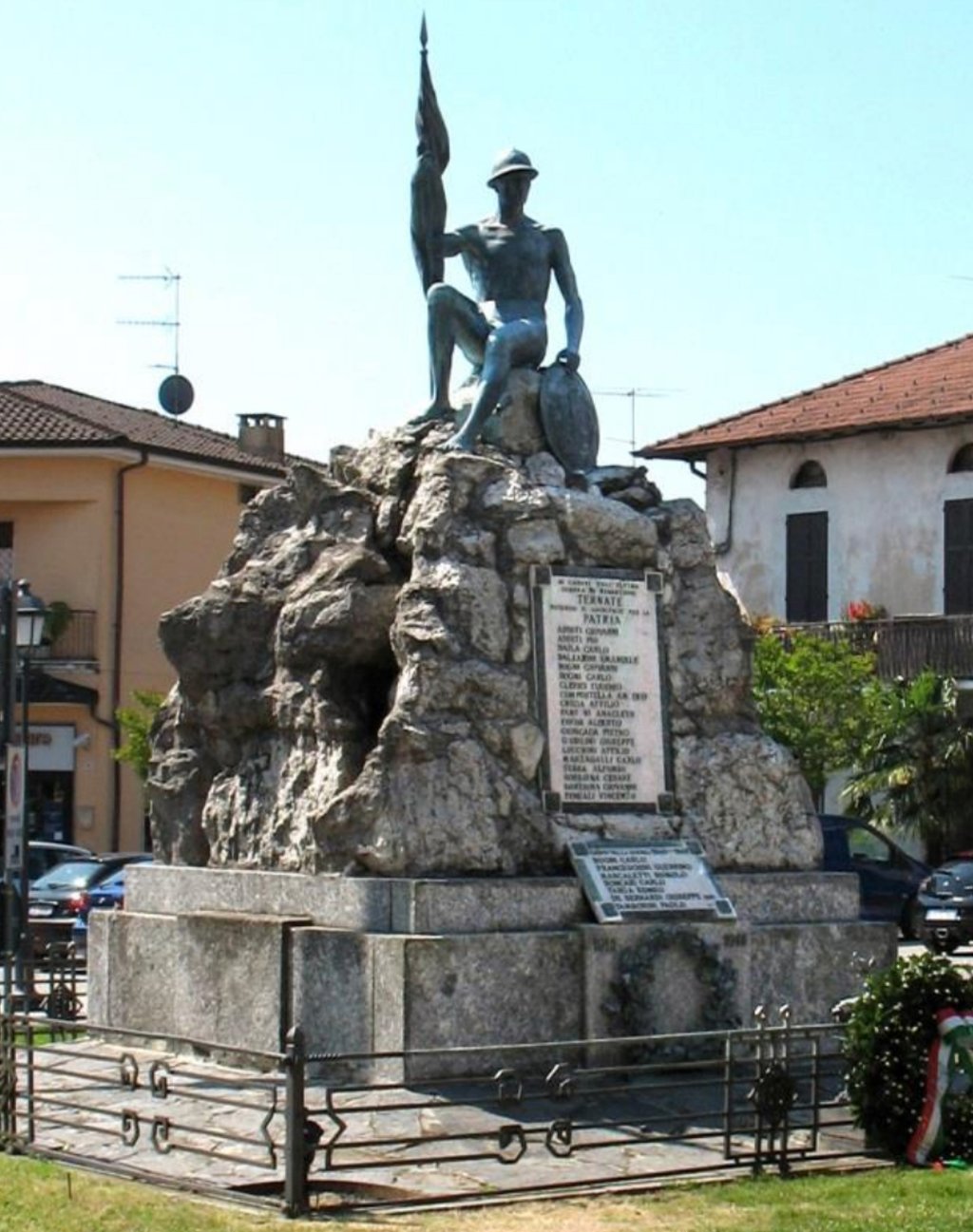 Monumento ai Caduti di Ternate