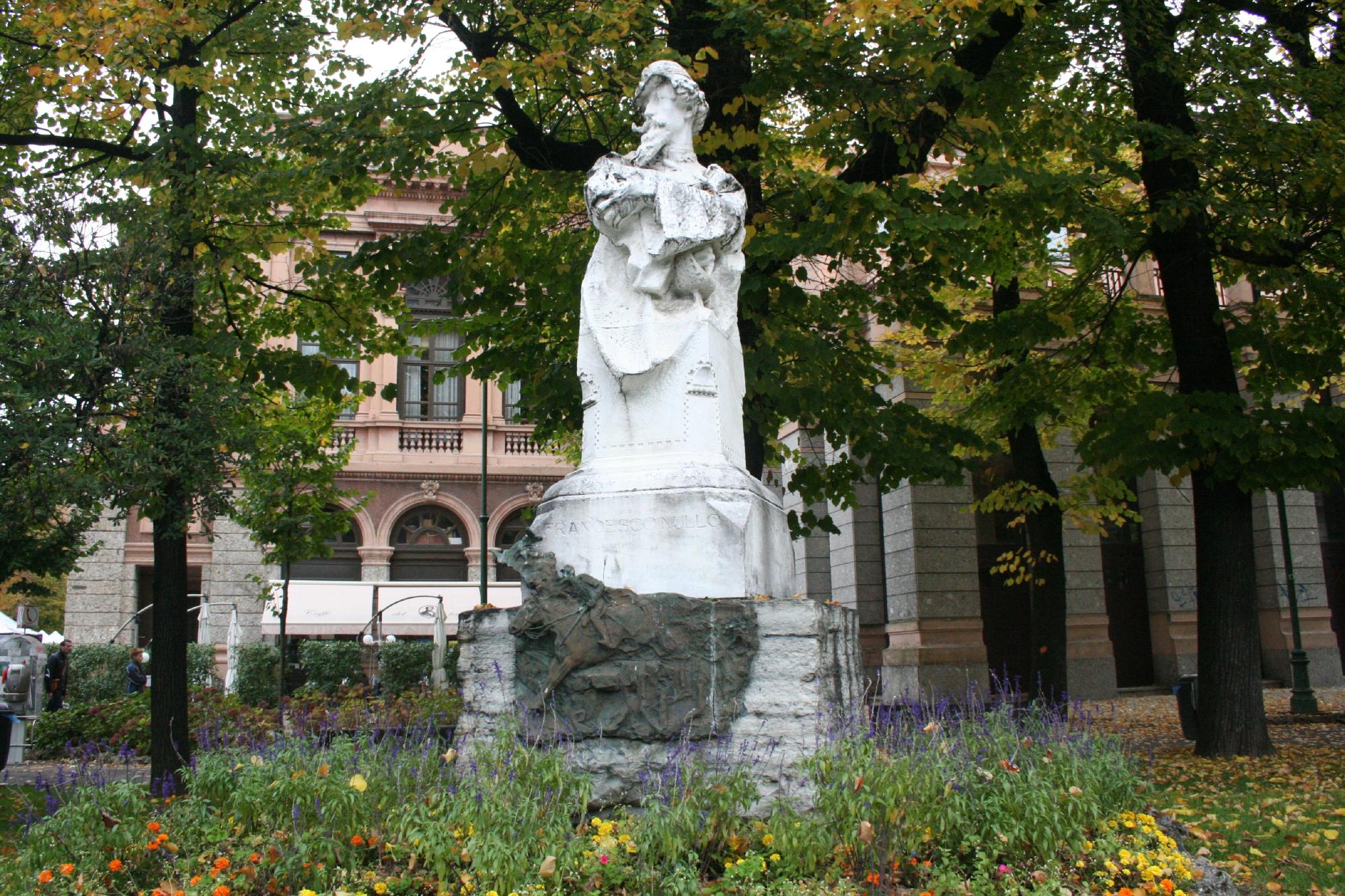 Monumento a Francesco Nullo