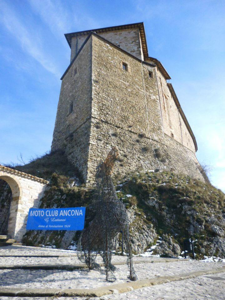 Castello di Frontone