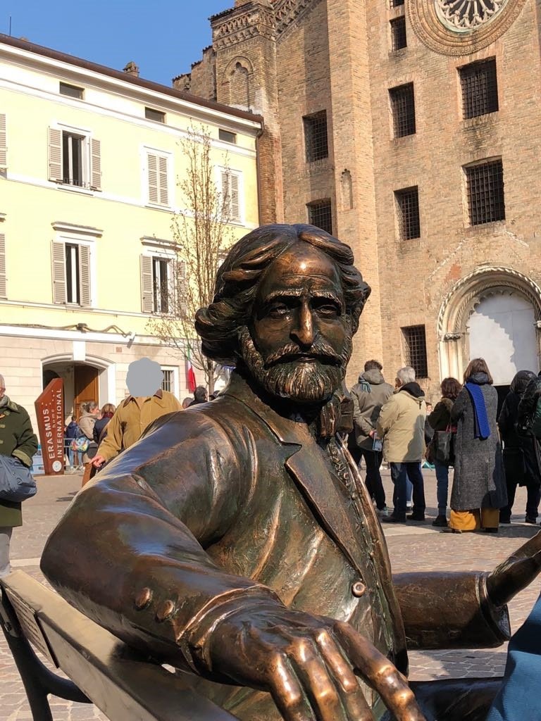 Scultura di Giuseppe Verdi