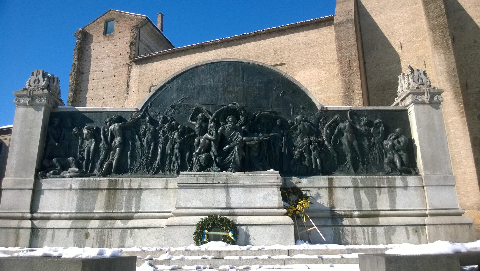 Ara del monumento a Giuseppe Verdi