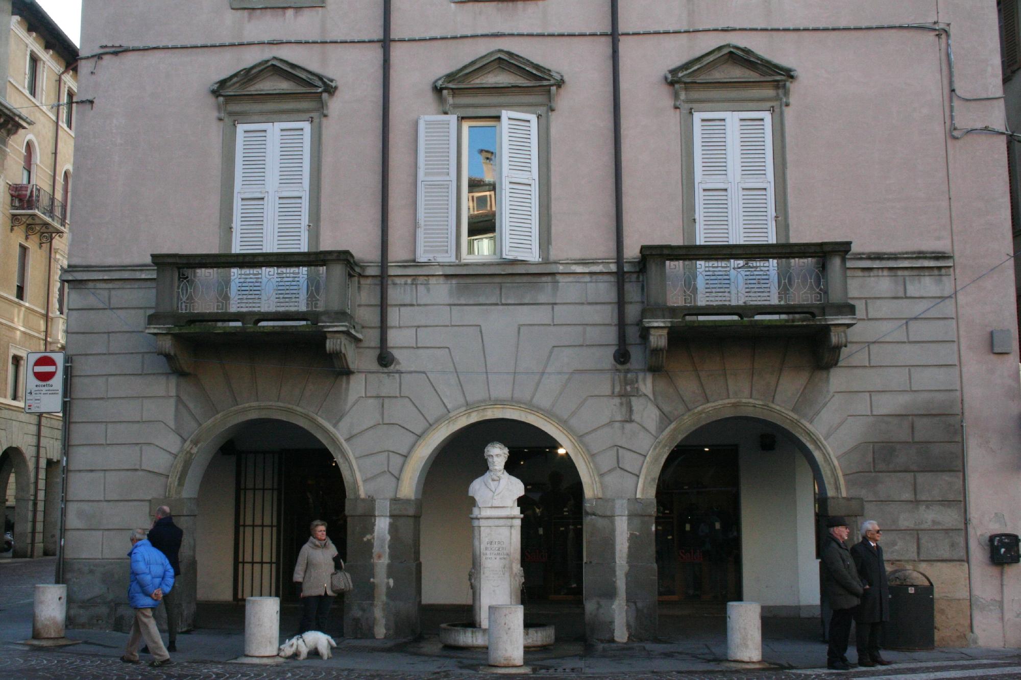 Monumento a Pietro Ruggeri Da Stabello