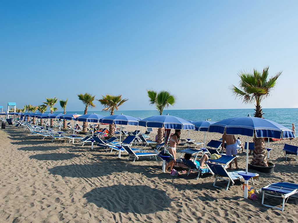 Spiaggia di Baia Domizia