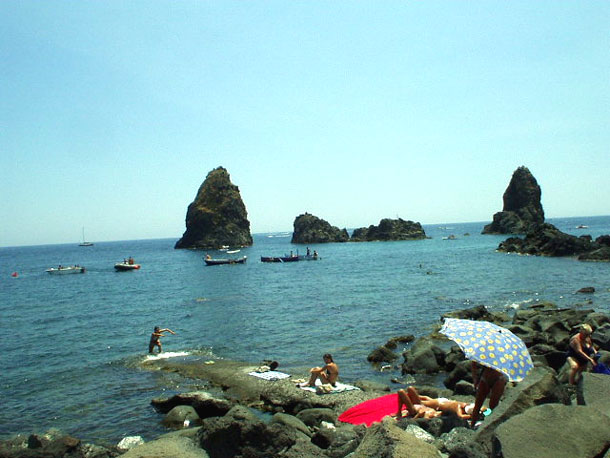 Spiaggia di Aci Trezza