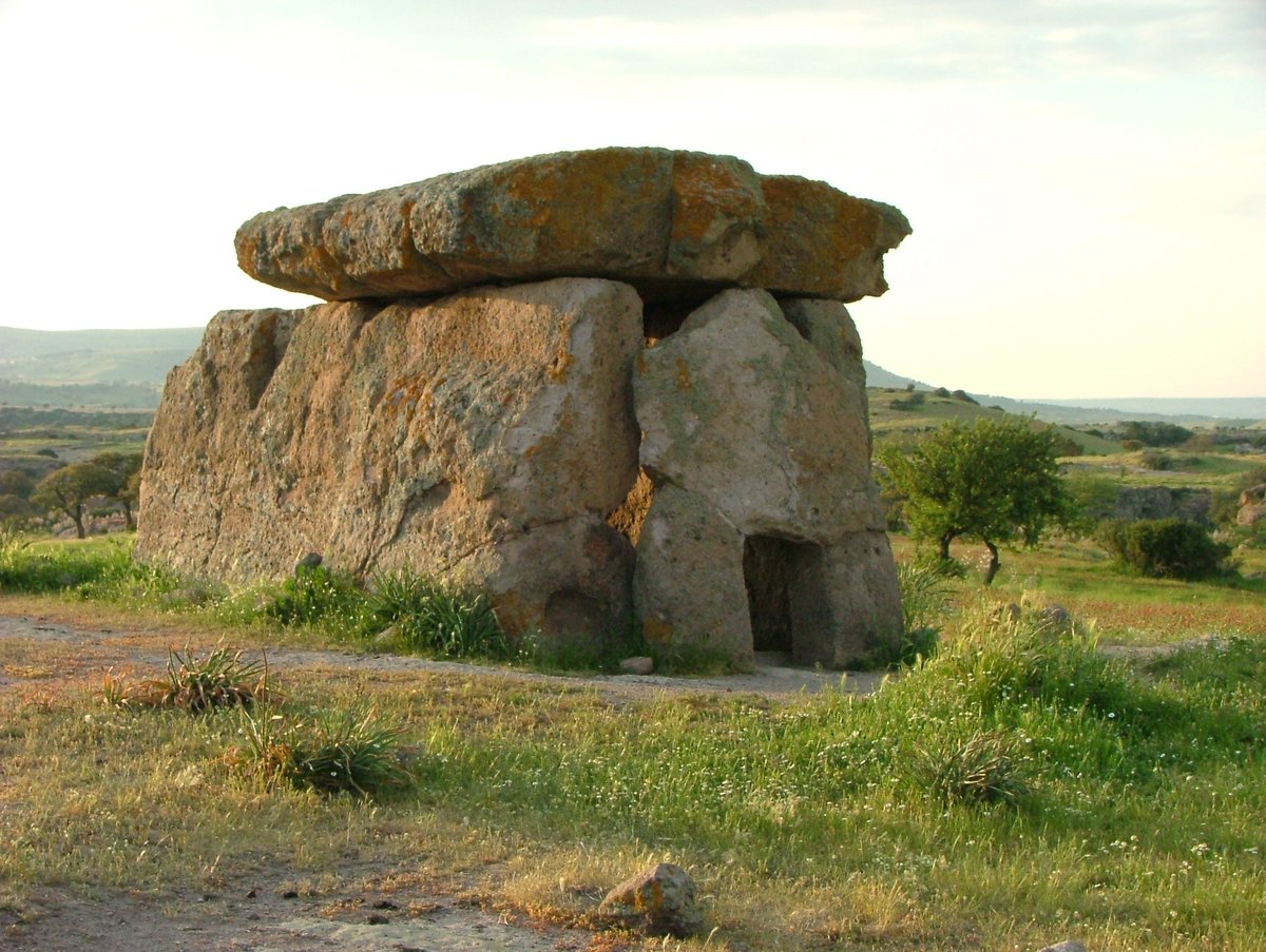 dolmen di Sa Coveccada - Mores