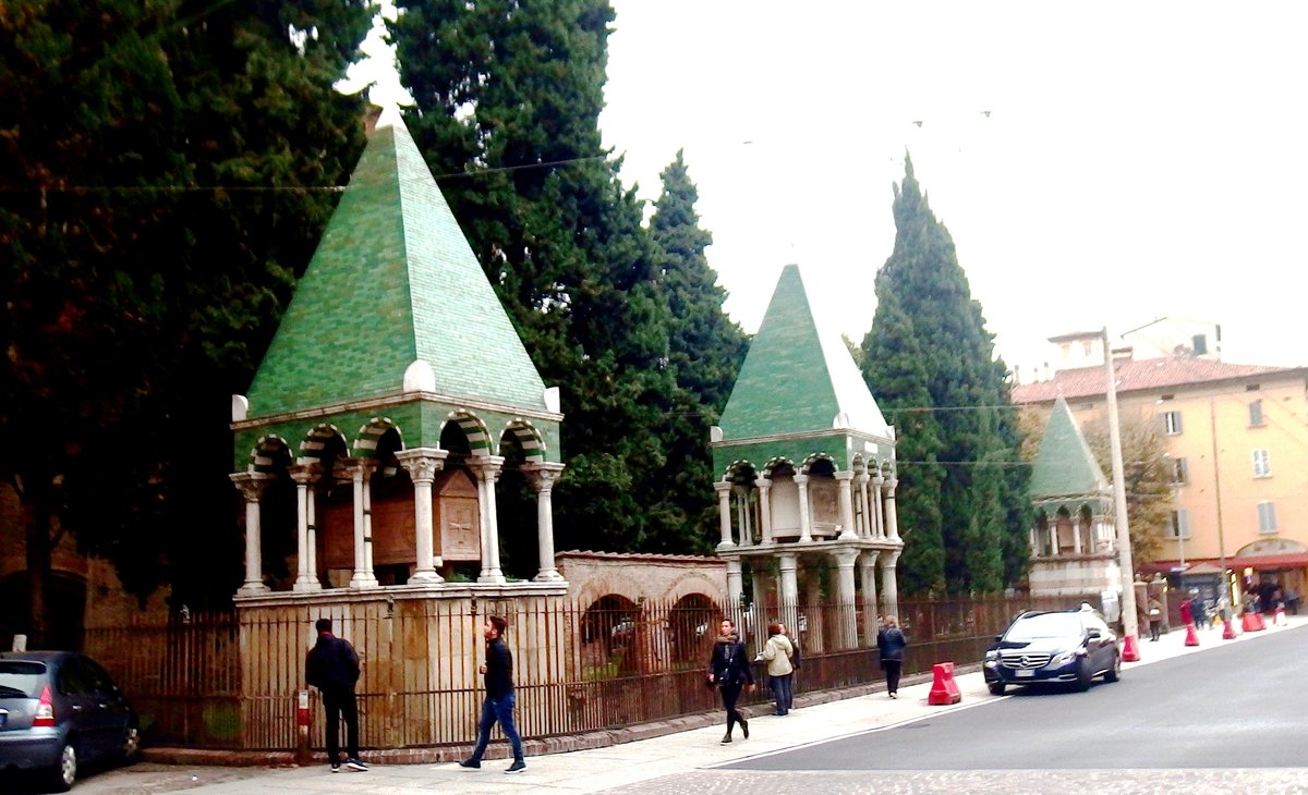tombe dei Glossatori della Scuola bolognese