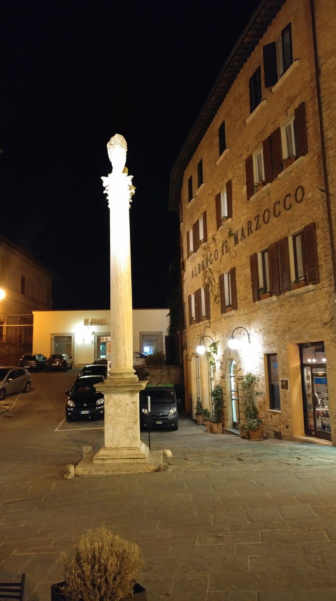 Piazza Savonarola (Montepulciano)