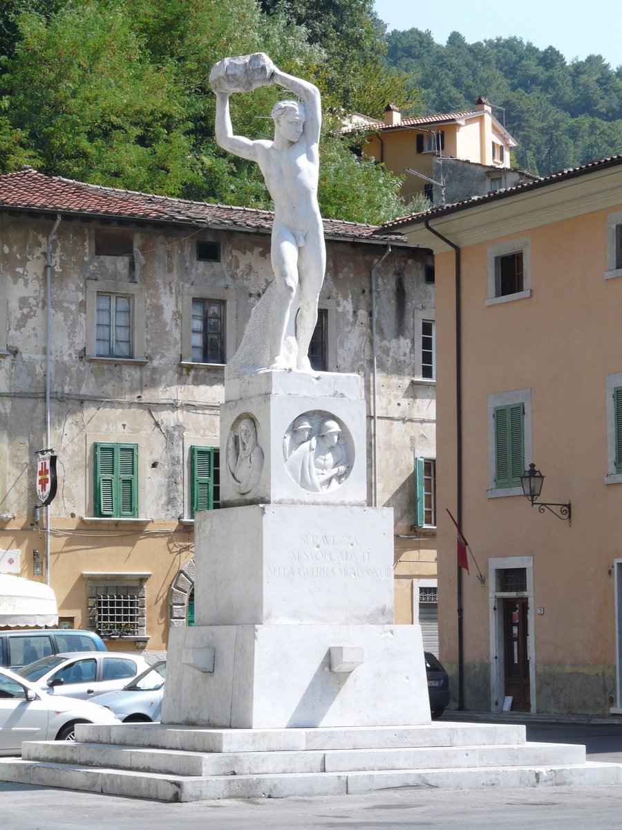 Monumento ai Caduti di Seravezza