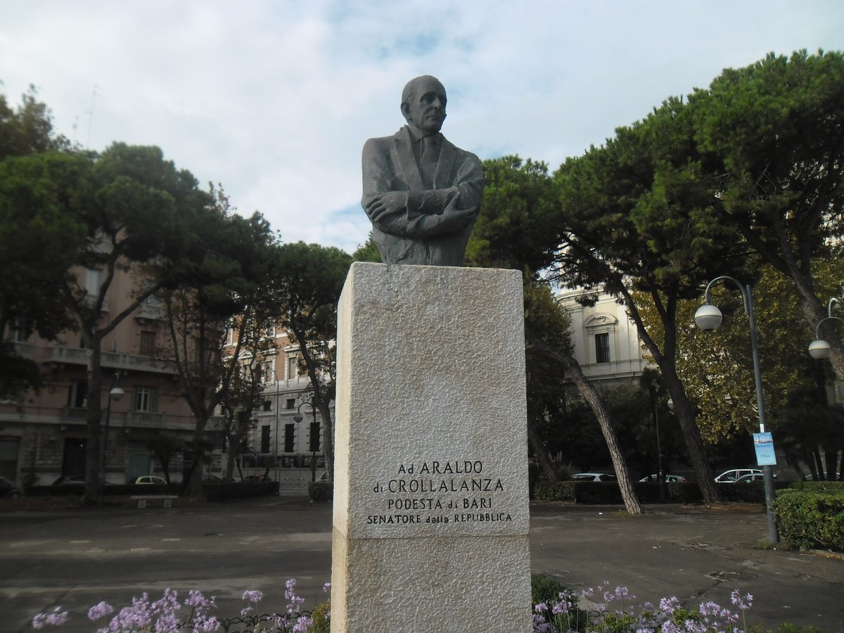 Busto di Araldo di Crollalanza