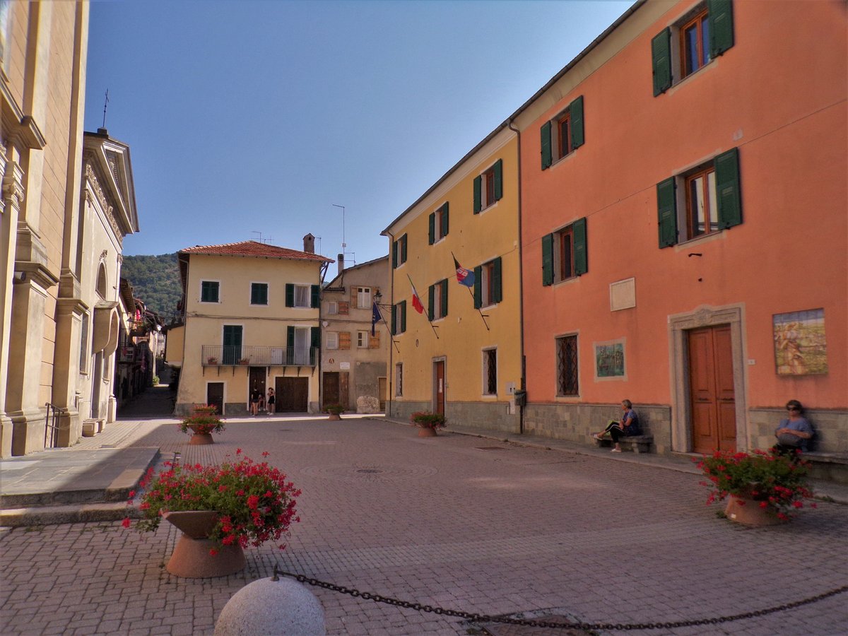 Piazza della Chiesa - Bardineto