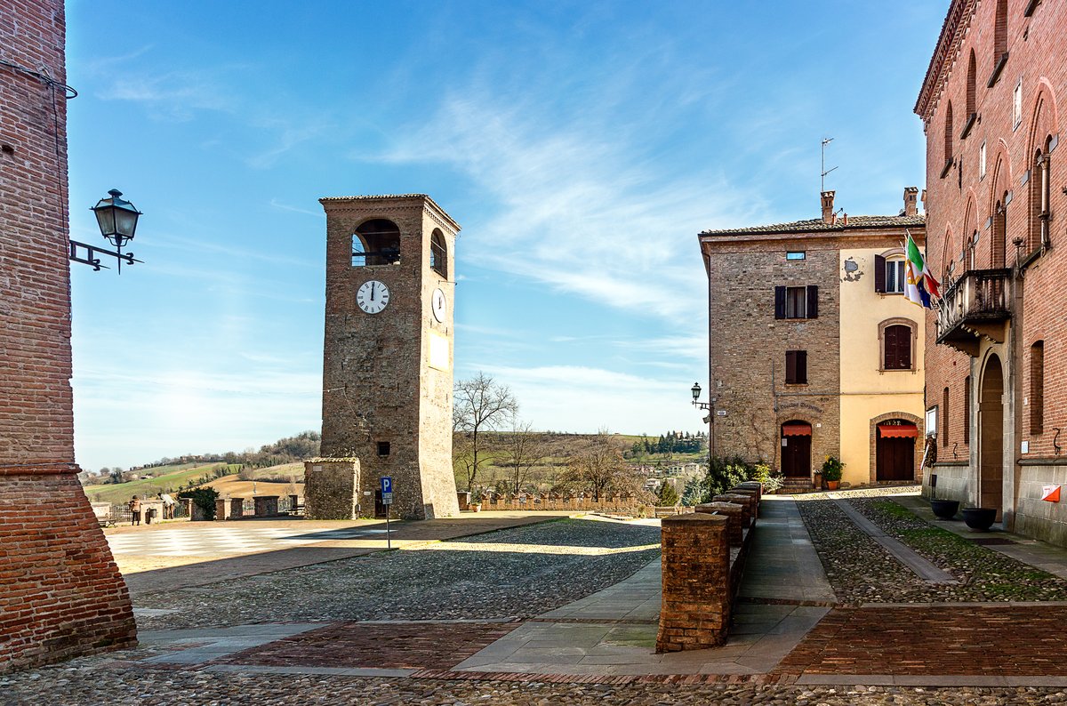 piazza Roma - piazza della Dama - Castelvetro di Modena