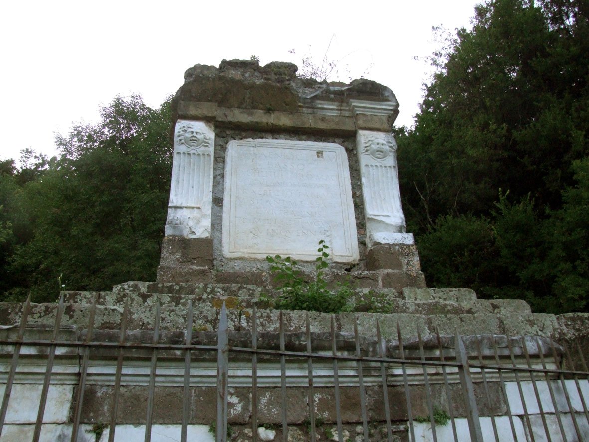 Sepolcro di Caio Menio Basso, Vicovaro - Vicovaro