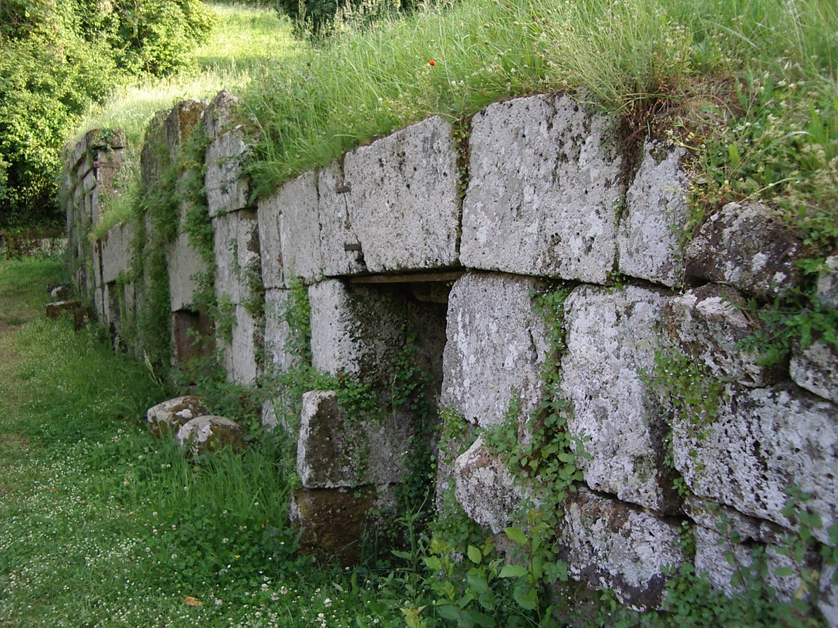 necropoli del Crocifisso del Tufo - Orvieto
